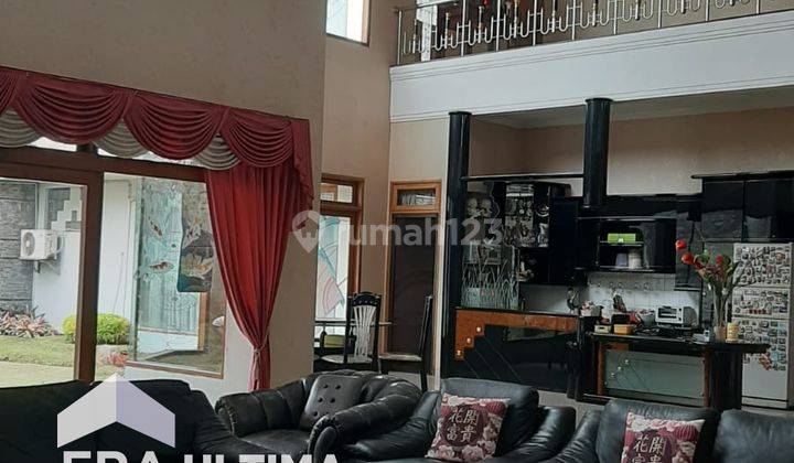 Dijual Rumah Besar Bagus di Taman Sakura 2