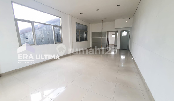 Ruko di Cihampelas, Bandung. Strategis, Jarang Ada.