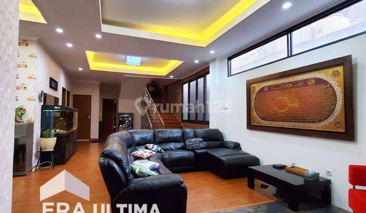 Rumah 2 Lantai Bagus Unfurnished SHM di Sayap Sutami, Bandung 1