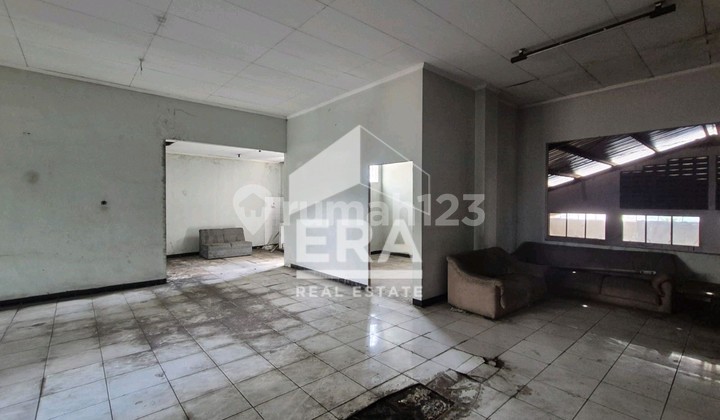Gudang Cocok untuk Showroom, Kantor dan Usaha di Moh. Toha