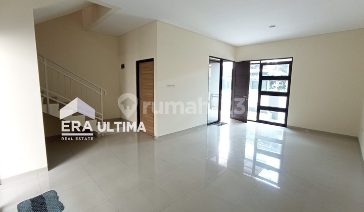 Rumah Bagus Siap Huni di Kembar Sayap Bkr 1