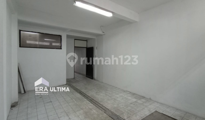 Strategic Shop House Rental Suitable for Business and Office in Kopo Kencana