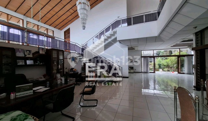 Strategic, Spacious, Well-Maintained House in Setiabudi, North Bandung 2