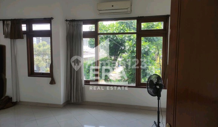 Rumah 2 Lantai di Lingkungan Nyaman Komplek Batununggal 2