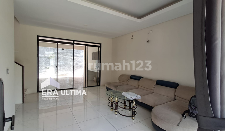 Rumah Asri Full Furnished di Kota Baru Parahyangan