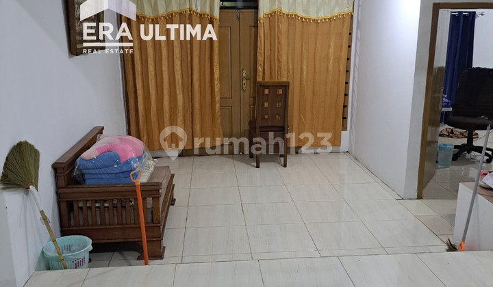 Sell Comfortable House at Affordable Price in Sayap Buahbatu