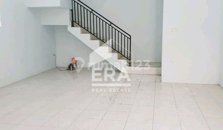 Good Clean Ready-to-Use Shop House in a Strategic Location in Soreang 2