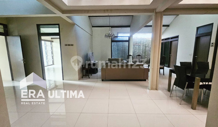 Rumah Bagus Minimalis di Komplek Perumahan Cikutra