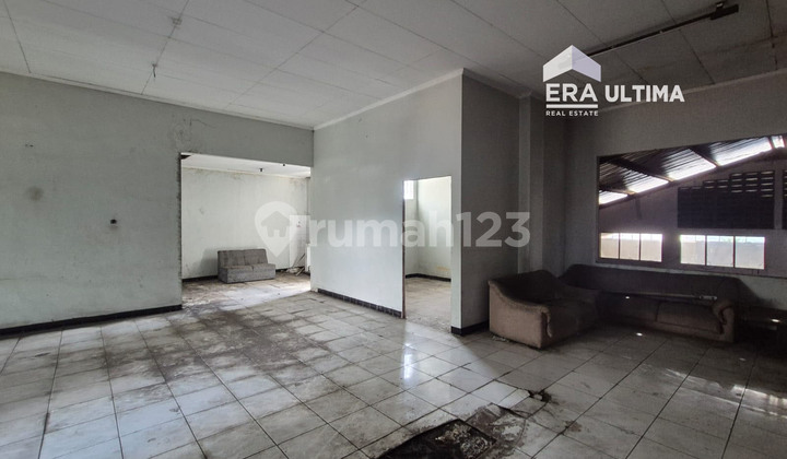 Gudang Cocok untuk Showroom, Kantor dan Usaha Lain di Moh. Toha