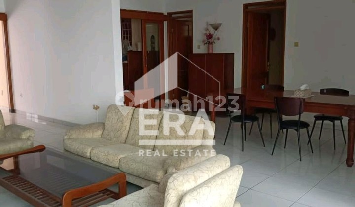 Rumah Bagus Terawat Full Furnish di Setrasari 2