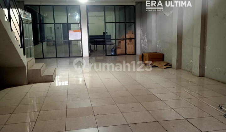 Ruko Strategis Cocok Untuk Usaha dan Kantor di Jendral Sudirman Ruko Strategis Cocok Untuk Usaha dan Kantor di Jendral Sudirman