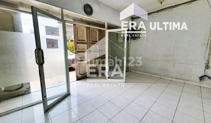 Strategic Ready-to-Use Shophouse Suitable for Office in BKR Wing.