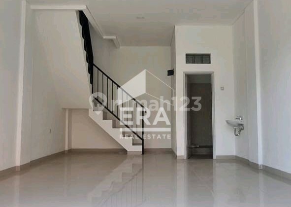 Good Ready-to-Use Shop House with a Strategic Location in Lembang, Bandung. Good Ready-to-Use Shop House with a Strategic Location in Lembang, Bandung.