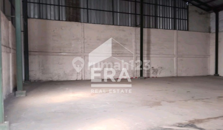 Well-Maintained Large Ready-to-Use Warehouse for Rent in Sapan Bojongsoang Well-Maintained Large Ready-to-Use Warehouse for Rent in Sapan Bojongsoang