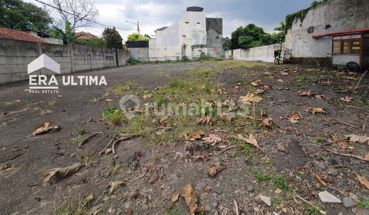 Land for Padel Court, Futsal, and Other Business Cafes on Pasteur Wing.