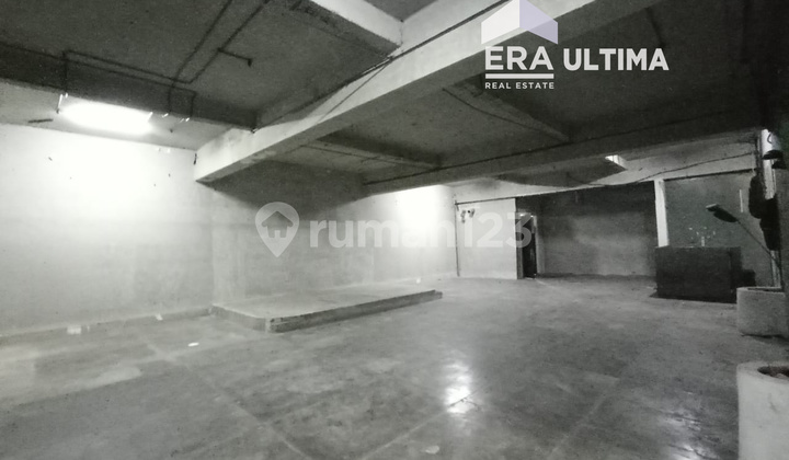 Ruang Usaha 1 Lantai Siap Pakai di Surya Sumantri Ruang Usaha 1 Lantai Siap Pakai di Surya Sumantri