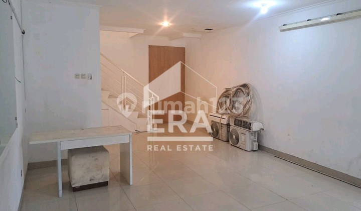 Ready-to-Use Shophouse in Strategic Location, Pasteur Bandung Ready-to-Use Shophouse in Strategic Location, Pasteur Bandung