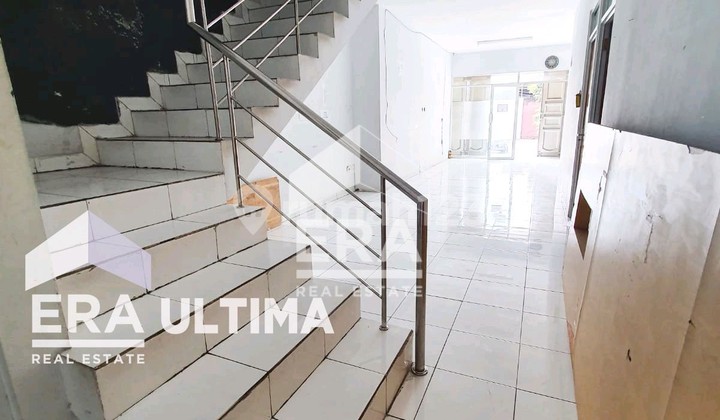 Strategic Ready-to-Use Shophouse Suitable for Office in BKR Wing. 2