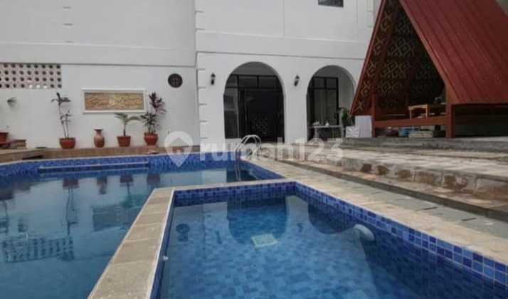 3-Story Hotel with Beautiful Strategic View in Dago, Bandung 1