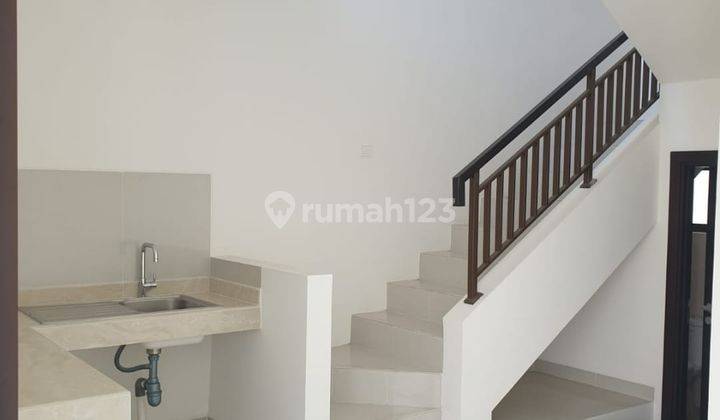 Rumah Minimalis Semi Furnished di Podomoro Park 2