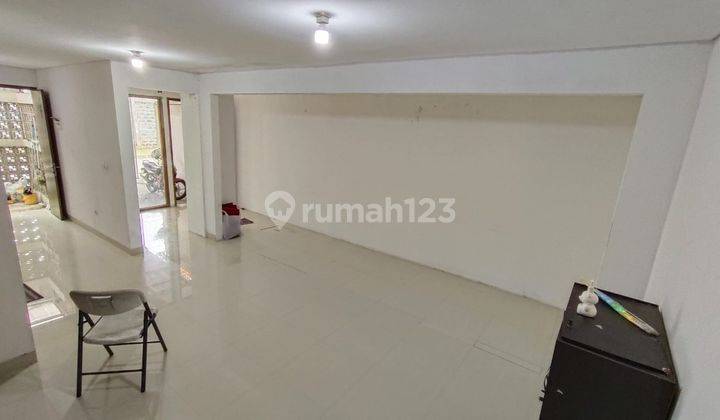 Rumah Bagus 2 Lantai Semi Furnished Di Cluster Buah Batu 2