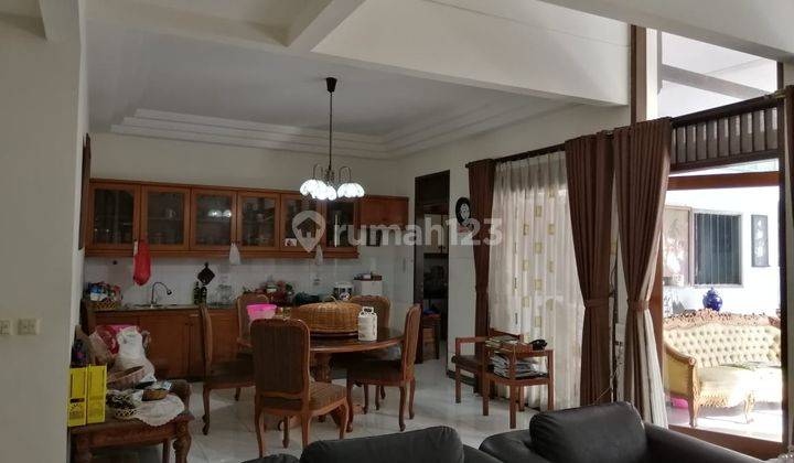 Rumah Luas Nyaman Asri di Sukahaji Setrasari Bandung 2