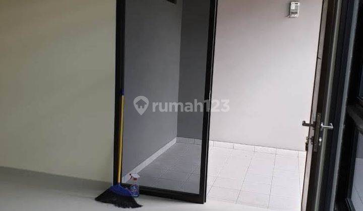 Rumah Minimalis 2 Lantai di Komplek Kembar BKR Bandung