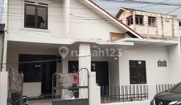 Rumah Strategis Jalan Lebar Dekat Talagabodas Lodaya Bandung