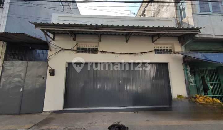 Good Ready-to-Use Strategic Shop House in Astanaanyar Bandung
