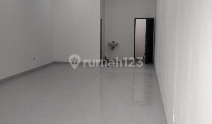 Strategic Ready-to-Use Shop House in Moh Toha, Bandung