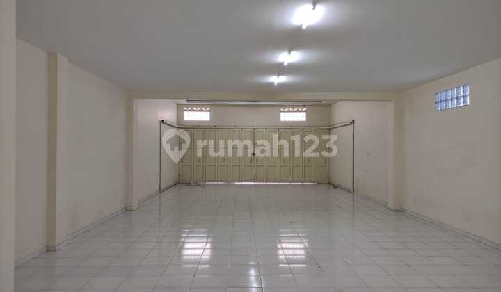 Good Ready-to-Use Strategic Shop House in Astanaanyar Bandung 2