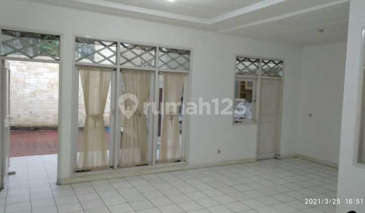 Ready-to-Occupy House in a Cluster in Antapani - South Bandung
