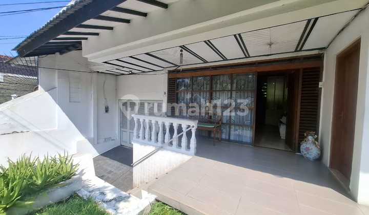 Rumah 2 Lantai bagus semi furnished shm setiabudi Bandung 2