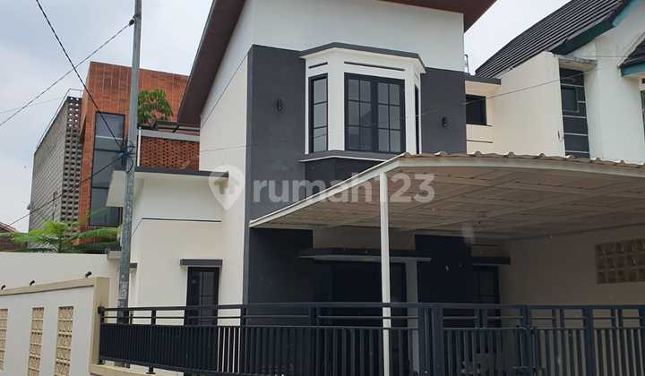 Rumah Hoek Siap Huni Dalam Komplek di Margacinta Buah Batu 1
