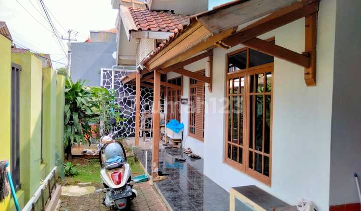 1.5-story house in Kerkof Leuwi Gajah, South Cimahi