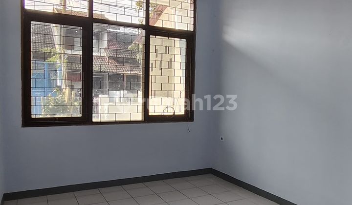 Rumah 1,5 Lantai Siap Huni , Dekat Akses Tol Taman Kopo Indah 1 2