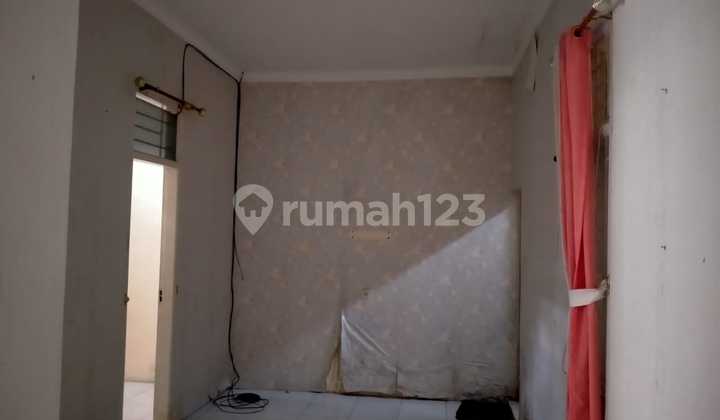 Ready-to-Occupy House Near Cibabat Hospital, North Cimahi.