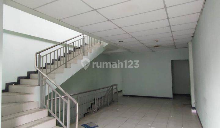 Ruko Ramai Strategis 3,5 Lantai Siap Pakai di Sudirman Bandung 2