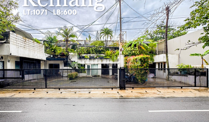 Commercial Mini Building For Sale Kemang Tanah Luas, Kantor Plus Kost, Lokasi Pinggir Jalan Raya.