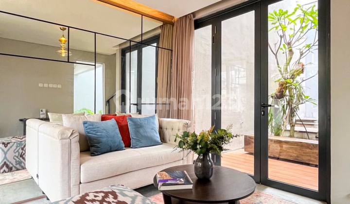 House For Sale Jatipadang Townhouse New 5 Minutes to Tb Simatupang Raya, 3-Storey Building. 2