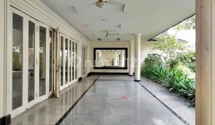 Menteng Luxury House, Large Land and Spacious Building, Prime Location, Golden A 2