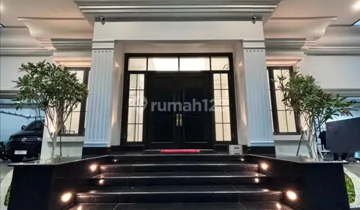 Menteng Luxurious Brand New House, Semi Furnished, Tanah Luas Dan Bangunan Besar 2