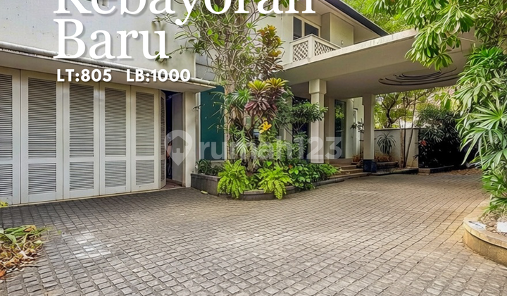 House For Sale Kebayoran Baru, Luxury House, Hook Position, Wide Land, Move-In Ready Building.