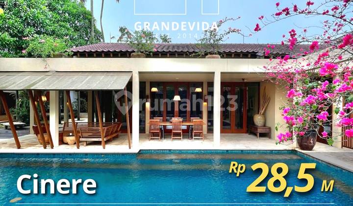 Villa Cinere Mas Luxury House, Villa Ambiance, Within a Large Complex.