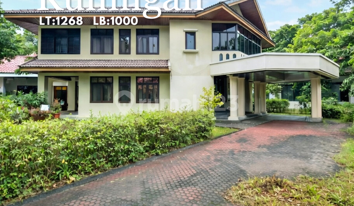 House For Sale Kuninganrumah 2 Lantai, Tanah Luas dan Bangunan Besar, Lokasi Strategis.