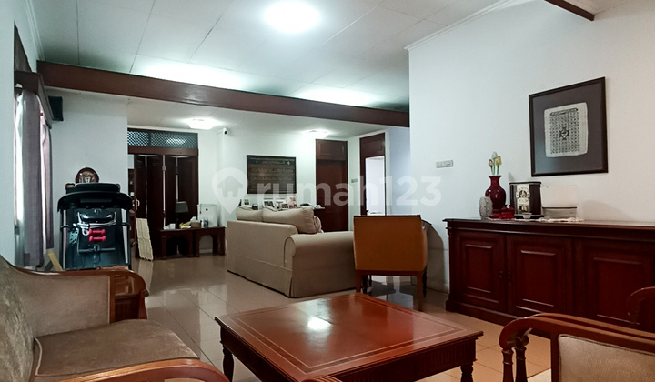 TURUN HARGA!!! DIJUAL RUMAH LAMA TERAWAT CEMPAKA PUTIH BARAT TURUN HARGA!!! DIJUAL RUMAH LAMA TERAWAT CEMPAKA PUTIH BARAT