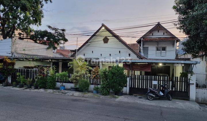 Rumah Eks Kost-Kostan Di Daerah Pamoyanan, Cicendo, Kota Bandung 1