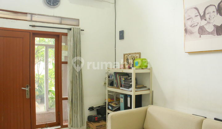 SHM East-Facing House 15 Minutes to Depok Station with KPR Assistance J-24655 2