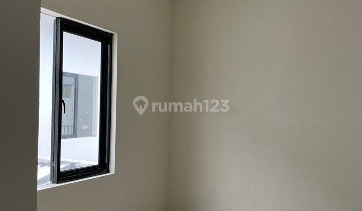 Rumah Minimalis SHM 8 Menit ke RSUD Pasar Minggu Hadap Utara J28735 2