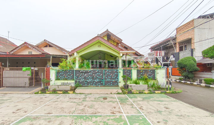 LB 200 East-Facing House near Paradise Walk Serpong Ready for Mortgage J-37467